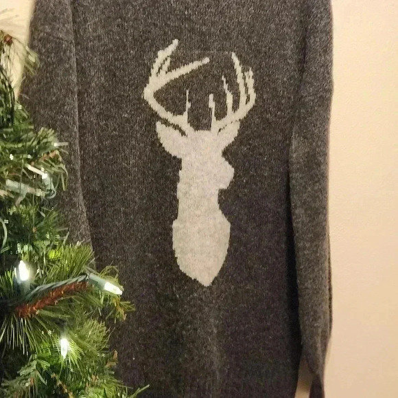 Women's knit crew neck long winter Christmas deer sweater size M gray NWOT - Picture 7 of 8